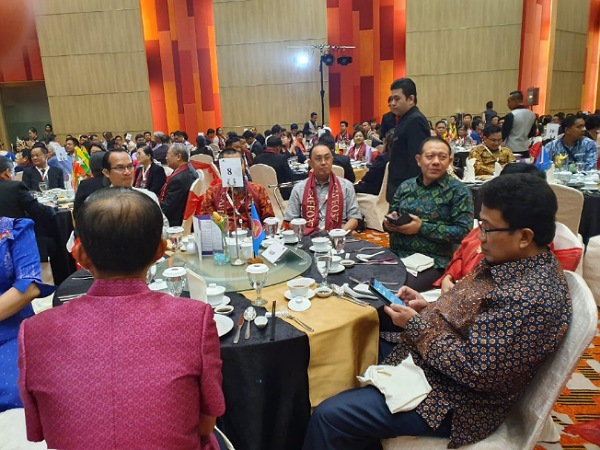 Bupati ROR Makan Malam Bersama Pengurus Pusat Persatuan Insinyur Indonesia