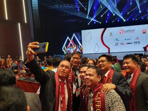 Presiden Jokowi Buka Cafeo Yang Dihadiri Bupati ROR