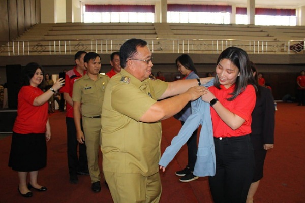 Wabup RD Semangati Mahasiswa Fakultas Hukum Unsrat