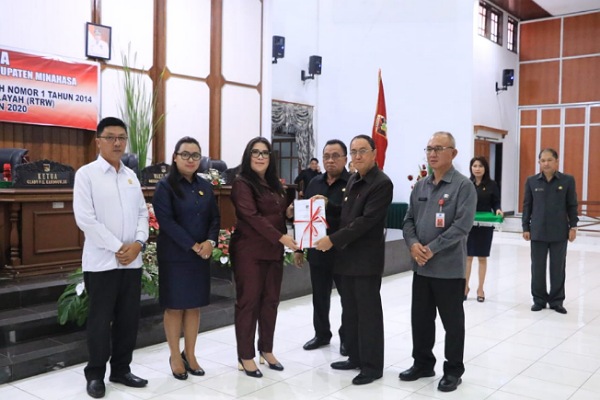 Rapat Paripurna RTRW Kabupaten Minahasa Tahun 2020