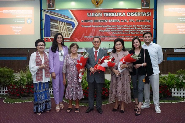 Bupati ROR Raih Gelar Doktor Dengan Hasil Sangat Memuaskan