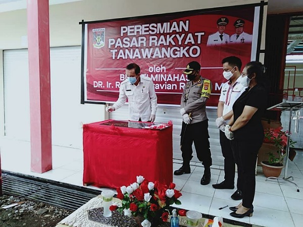 Sekda Muntu Resmikan Pasar Rakyat Tanawangko