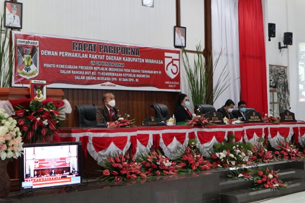 Rapat Paripurna DPRD Kabupaten Minahasa untuk mendengarkan pidato Presiden Republik Indonesia