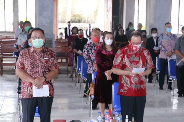 Bupati Royke dan Wabup Robby Dilantik Jadi Ketua dan Wakil Ketua Umum Sidang Sinode Ke-33