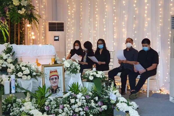 Benny Tengker Berpulang, Bupati ROR Melayat dan Berbelasungkawa