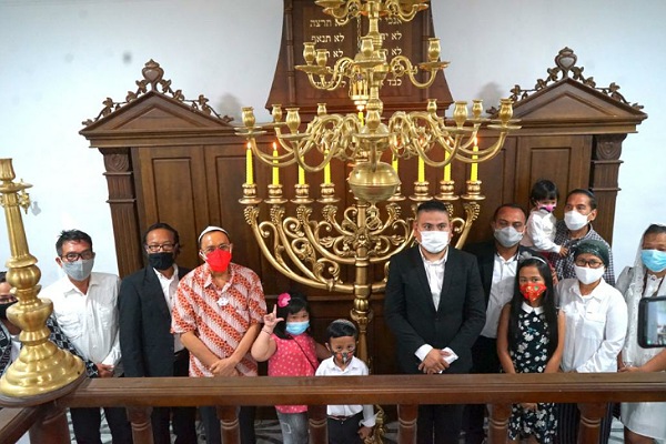 Hadiri Perayaan Hanukkah Bupati Royke Ingatkan Jaga Kerukunan
