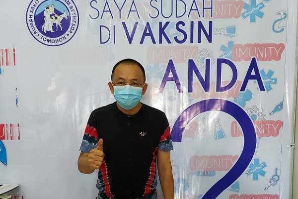 Wawali Lumentut Divaksin Kedua, dan Hadiri HUT Ke- 101 Oma Beth