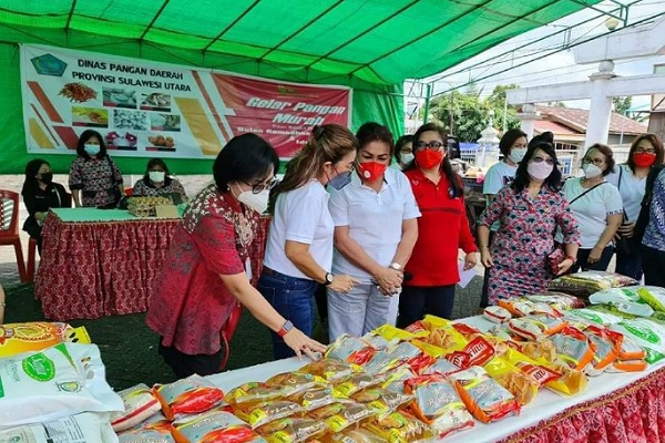 Pasar Murah di Tondano Oleh TP-PKK Kabupaten Minahasa