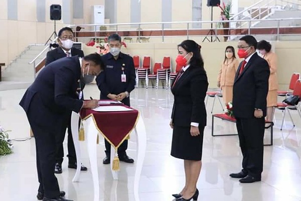 Dua Pejabat Kabupaten Minahasa Ditarik Ke Provinsi, Wabup RD Ikut Saksikan