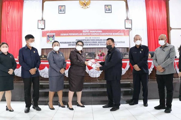 Rapat Paripurna Ranperda RPJMD Kabupaten Minahasa 2018-2023