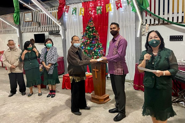 RUKUN MAPAN GELAR IBADAH PRA NATAL DI TANDENGAN