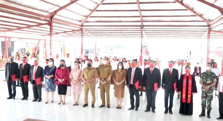 Wakil Bupati Dr. Robby Dondokambey SSi Melantik Pejabat Esalon 2, 3 dan 4 dan LPPD