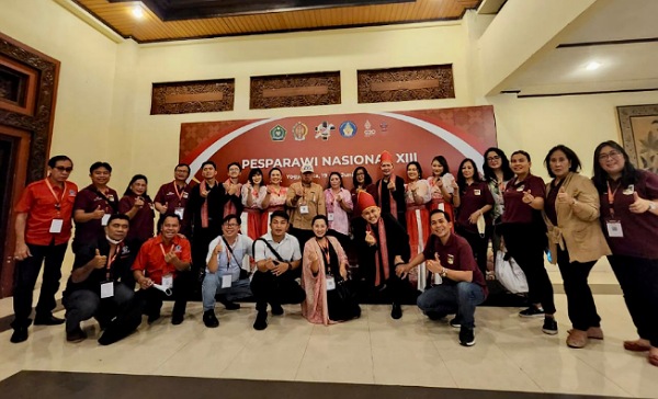 Wabup Robby Dondokambey Saksikan Penampilan LPPD Minahasa di Pesparawi XIII Yogya