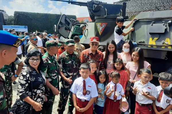 Pembukaan Pameran Alutsista Kodam XIII Dihadiri Bupati Royke