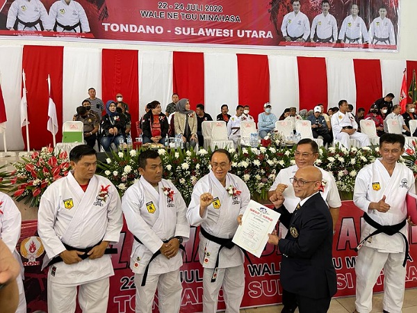 Bupati Royke Terima Dan II Kehormatan Dalam Kejuaraan Karate Kajati Cup III, Kajati Sulut Ucapkan Terima Kasih