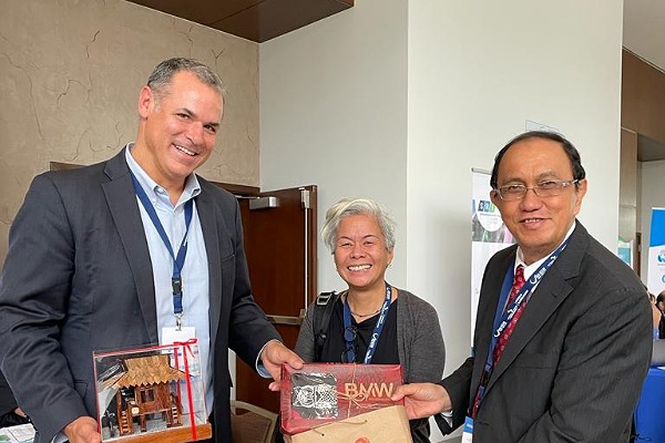 Membanggakan Bupati Royke Wakili Indonesia di Konferensi Kelautan Dunia di Panama