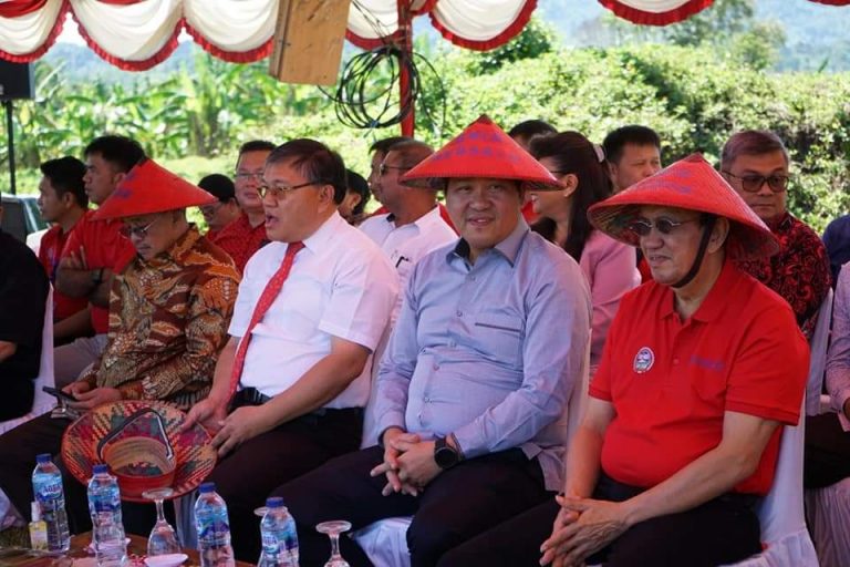 Wagub SK dan Bupati ROR Canangkan dan Serahkan Bantuan Benih Jagung dan Benih Cabe
