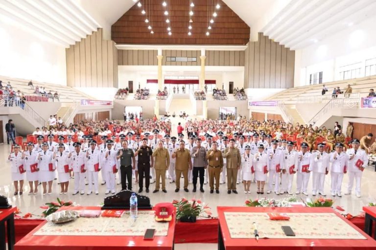 ROR-RD Serahkan Surat Keputusan (SK) Pelaksana Tugas (Plt) 45 Hukum Tua