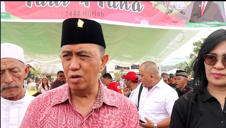 Bupati ROR Serahkan Hewan Kurban Hari Raya Idul Adha 1444 H