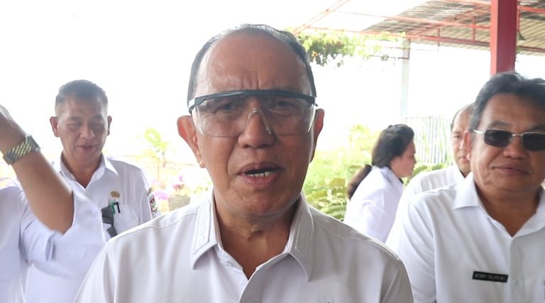 Pemasangan Patok Sepadan Danau Tondano, Tidak Boleh Ada Pembangunan Tanpa Ijin Dari Kementerian