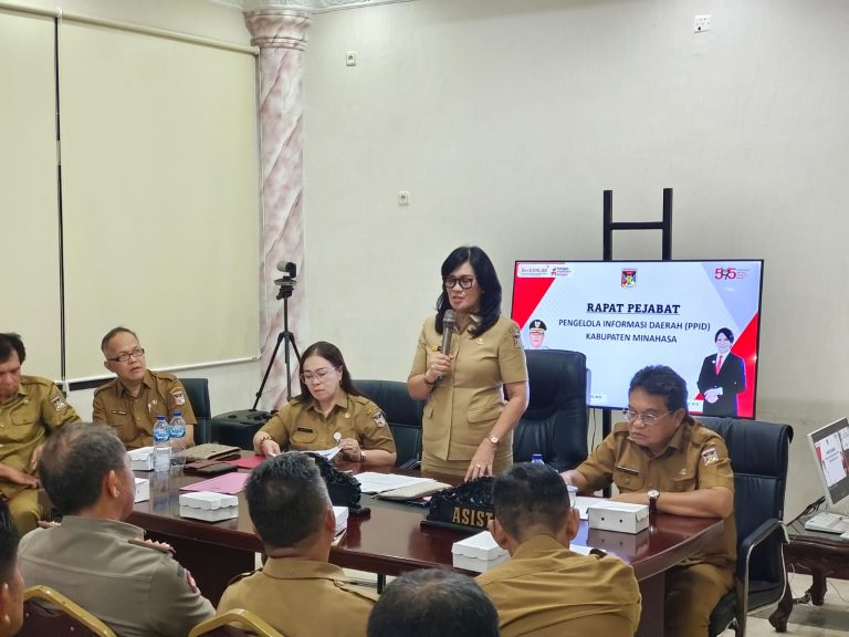 Sekda Minahasa Dr. Lynda Watania Pimpin Rapat PPID