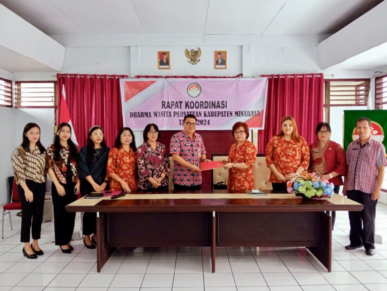 TUMUNDO TANDATANGANI MOU DANA HIBAH UNTUK DWP MINAHASA
