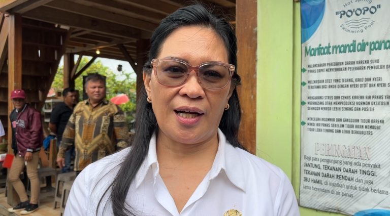 Sekda Minahasa Jadi Pemateri Kebijakan Administrasi Kependudukan dan Pencatatan Sipil di Tounsaru