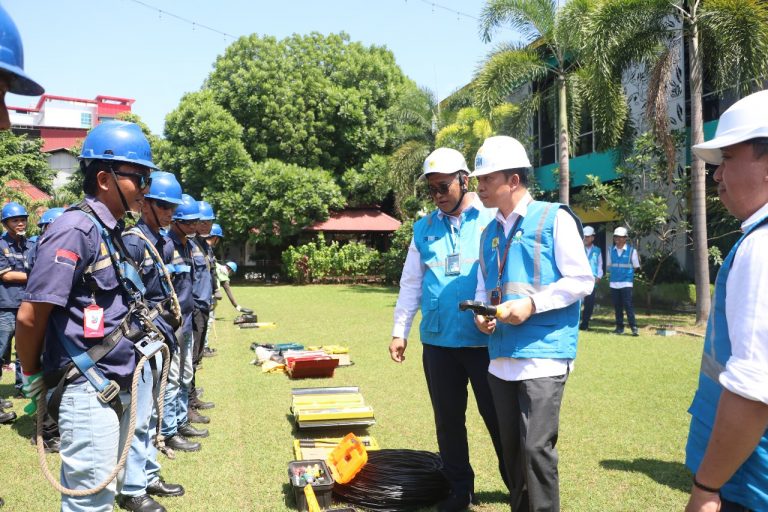 Nyalakan Serentak 676 Permohonan Penyambungan Listrik Pelanggan, PLN Buktikan Kualitas Mutu Layanan