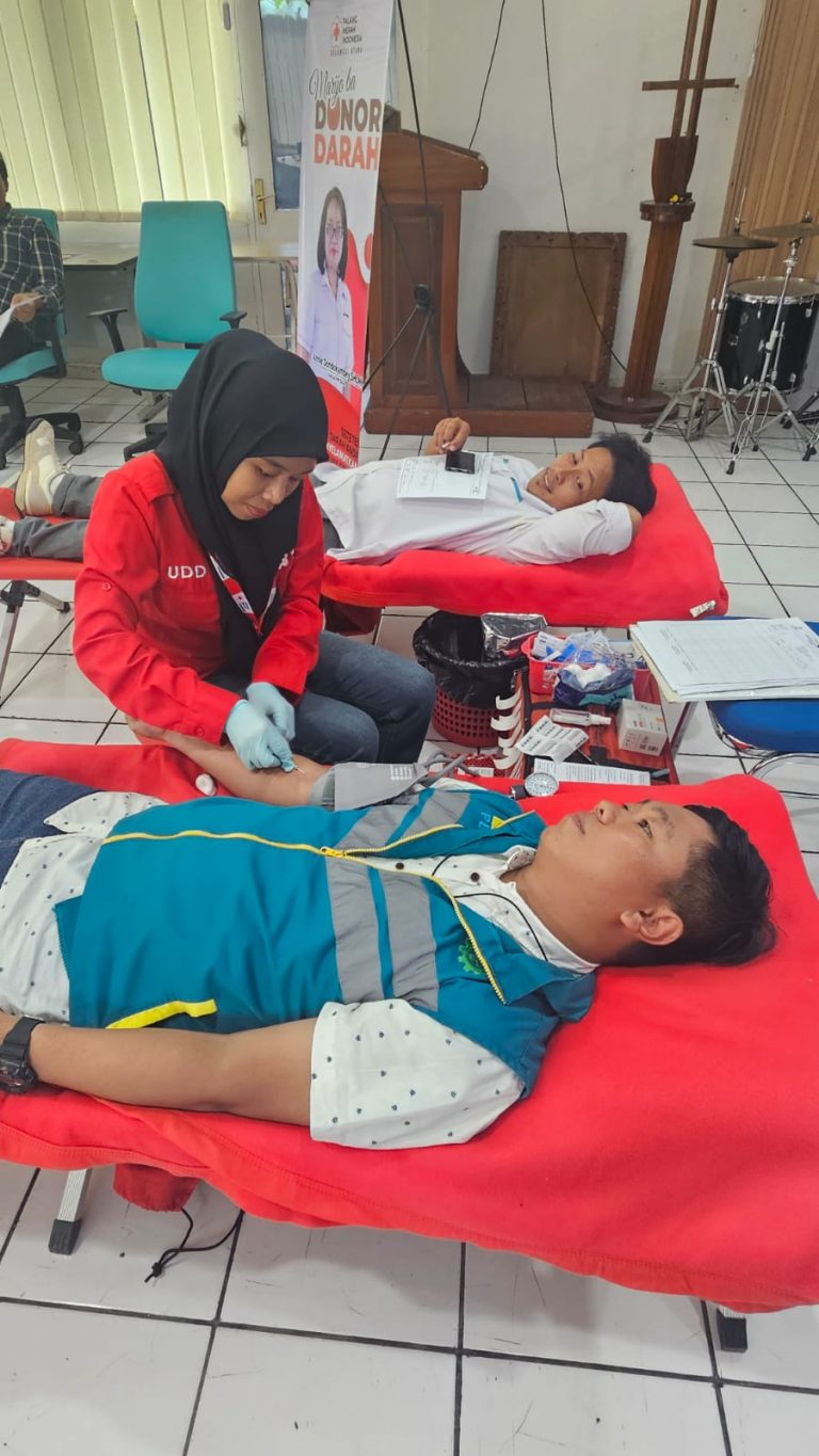 Sambut Hari Listrik Nasional Ke-79, PLN UP3 Manado Gelar Donor Darah