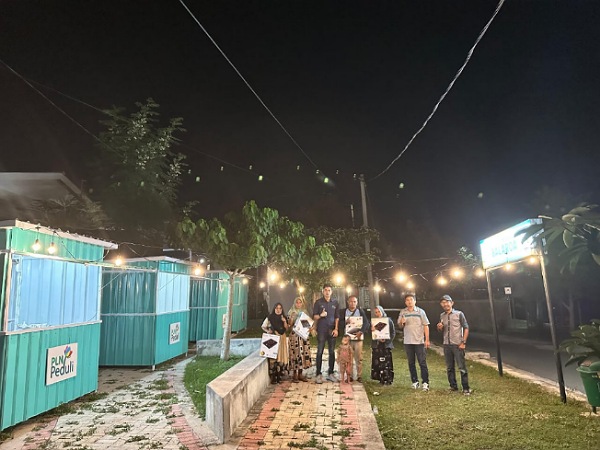 Dorong Pengembangan Ekonomi, PLN Serahkan 12 Kontainer Kepada Pelaku UMKM di Balaroa Palu