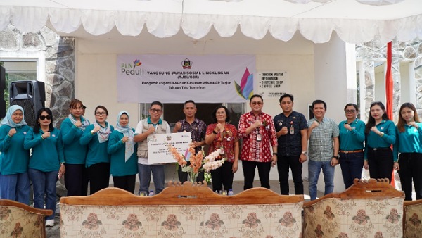 Bawa Semangat Hari Pahlawan, PLN Kembangkan Kawasan Wisata Air Terjun Tekaan Telu Melalui Pemberdayaan UMK