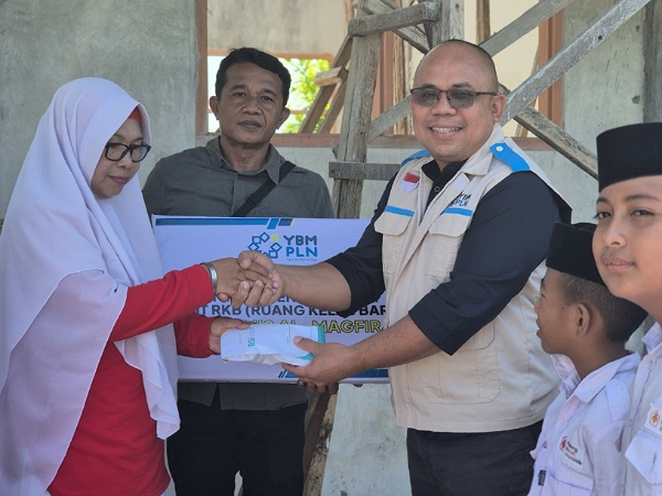 Dukung Pengembangan Pendidikan, YBM PLN Gorontalo Salurkan Bantuan Pembangunan Ruang Kelas Baru Bagi Madrasah Ibtidaiyah Swasta Al-Magfirah