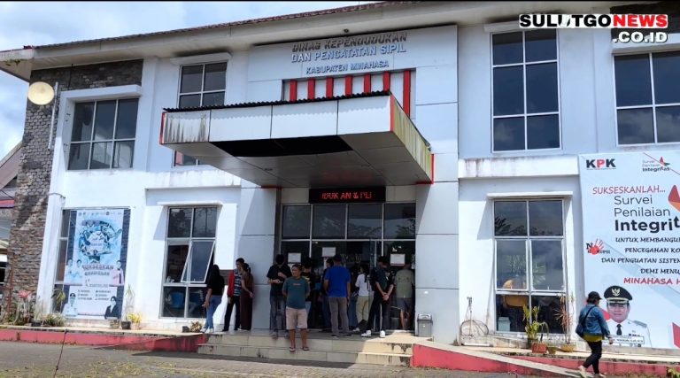 Tunjang Pilkada, Dinas Dukcapil Minahasa Melayani Perekaman E KTP Saat Libur.