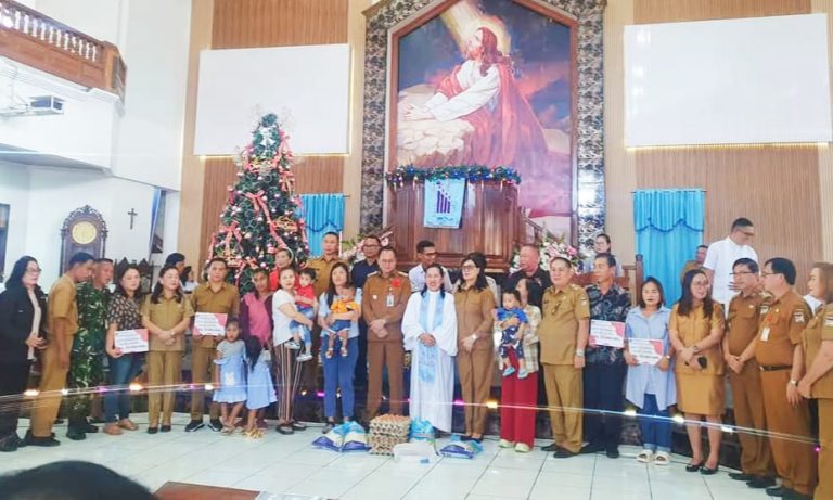 Bupati Noudy Tendean Pimpin Safari Natal Pemkab Minahasa di GMIM Getsemani Tateli