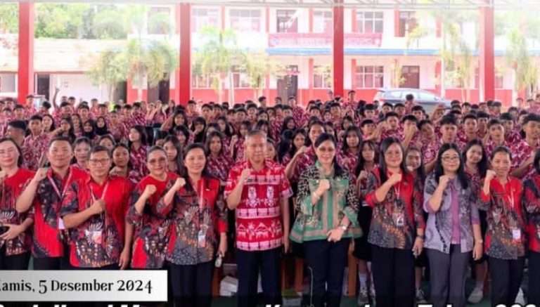 Sekda Watania jadi Narasumber dalam Sosialisasi Manajemen Kepemudaan Tahun 2024 di SMA N 1 Tondano.