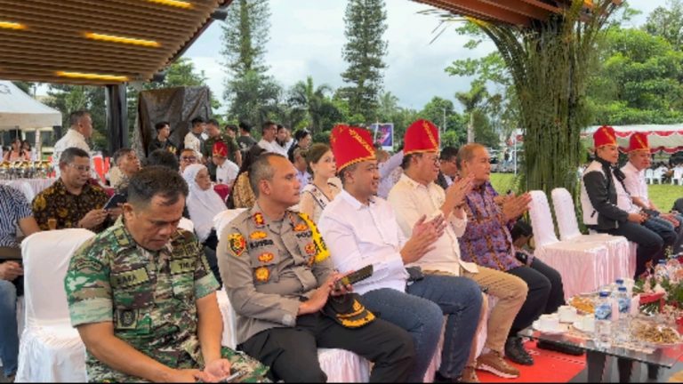 Kuncikan Kabupaten Minahasa Berlangsung Meriah