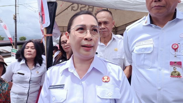 Wabub Vanda Sarundajang dan TPID Sidak Pasar Tondano Jelang Idul Fitri
