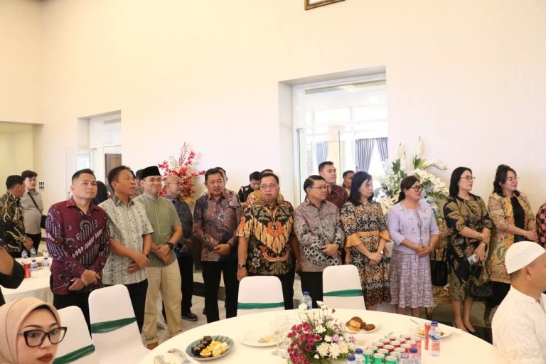 RD- Vasung Silaturahmi Bersama Pemprov Sulut Dengan Umat Muslim dalam Rangka Idul Fitri 1446 H