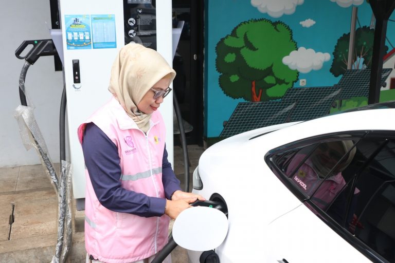 Kisah Srikandi PLN Siaga Sepanjang Arus Mudik & Balik Lebaran