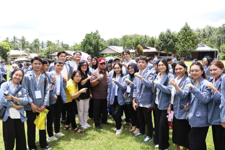 Bupati Dondokambey Menerima 592 Mahasiswa KKT Unsrat Angkatan 142