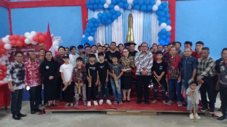 Wabup Vasung Hadiri Ibadah Syukur HUT ke-13 Desa Atep 1 dan Pentahbisan Balai Kemasyarakatan