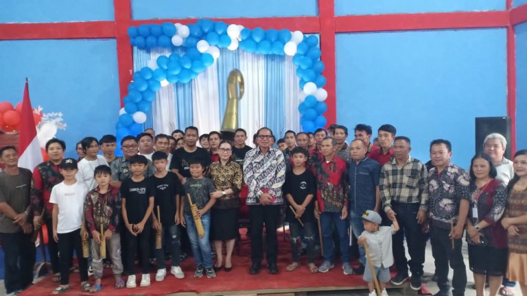 Wakil Bupati Minahasa Vanda Sarundajang Hadiri Ibadah Syukur HUT ke-13 Desa Atep 1 dan Pentahbisan Balai Kemasyarakatan