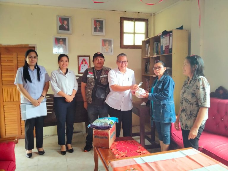 Pemerintah Minahasa Berikan Bantuan Bencana Kebakaran di Desa Ranomerut