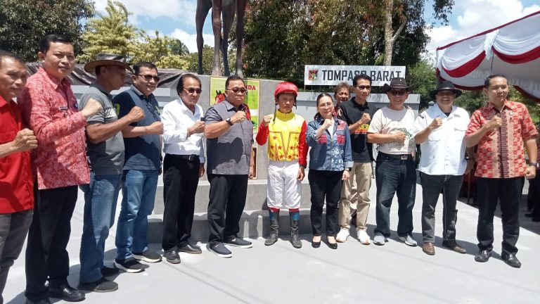 RD – Vasung Resmikan Patung Kuda Milord Kebanggaan Pecinta Kuda di Minahasa