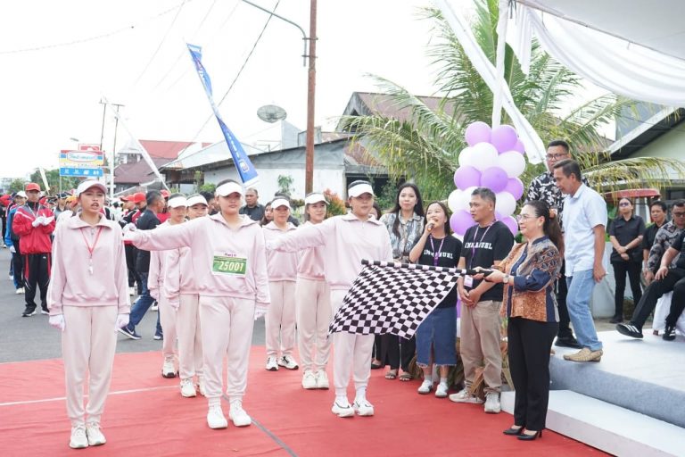 Ikut Ibadah HPR GMIM, Wabup Vanda Melepas Lomba Gerak Jalan