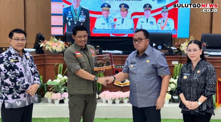 Disambut RD-Vasung, Kepala BNPB RI Kunjungi Korban Banjir dan Tawarkan 3 Opsi