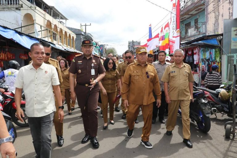 Jelang Pengucapan Syukur Minahasa, Bupati Robby Sidak Pasar Tondano