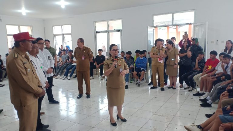 Wabup Vasung Kunjungi Sekolah Rakyat Menengah Atas
