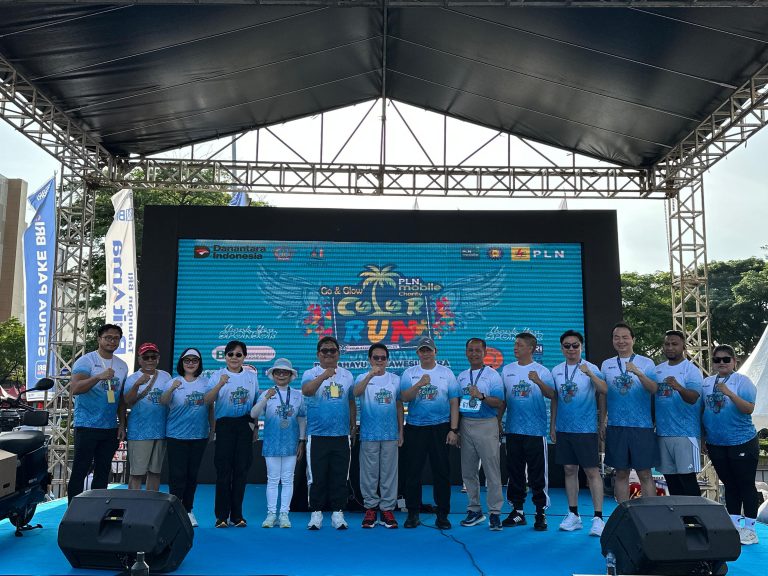 1.300 Peserta Meriahkan Go & Glow PLN Mobile Charity Color Run di Manado, Satukan Energi dan Aksi Sosial