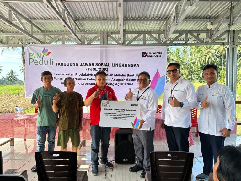 PLN UID Suluttenggo Dorong Pertanian Modern Lewat Program TJSL Electrifying Agriculture di Tenga Minahasa Selatan